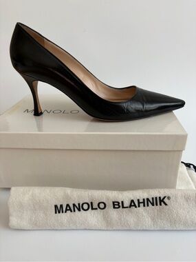 Manolo Blahnik Black Leather Pointed-Toe Pumps - Size 40 (With Box & Dust Bag)